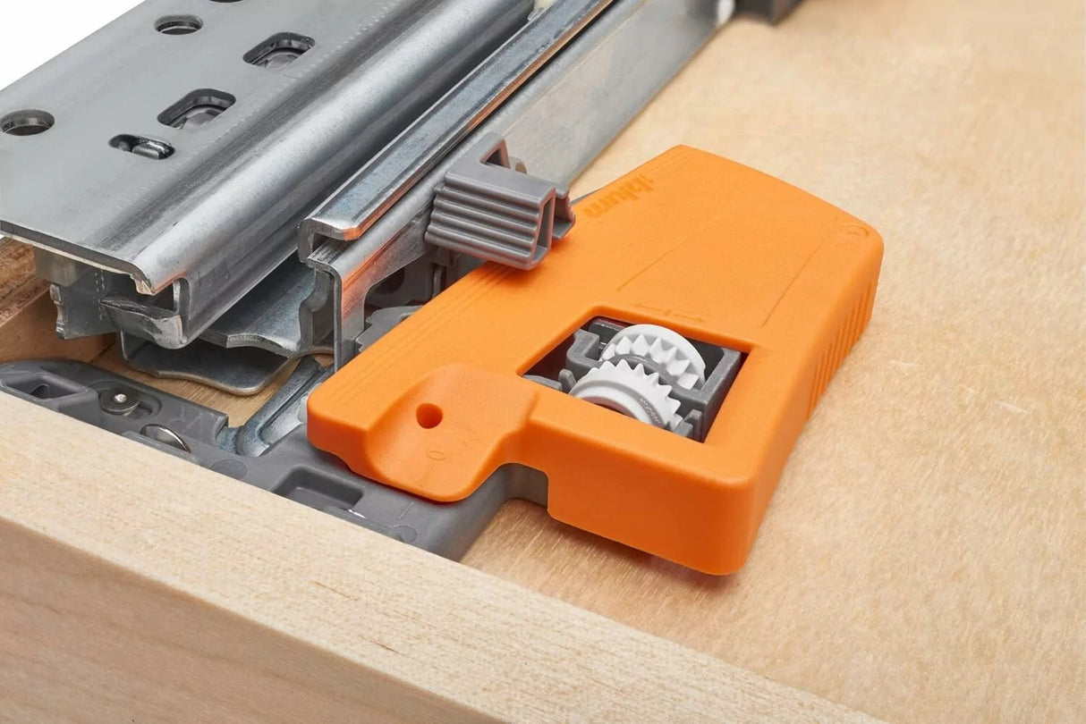 Bottom Mount Maple Trash Pullout: For 15" Cabinets w/ (2) 27 qt Bins & Blum Soft-Close